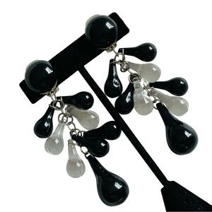 Vintage 1980s Black And Clear Lucite Drops Dangle Clip Earrings